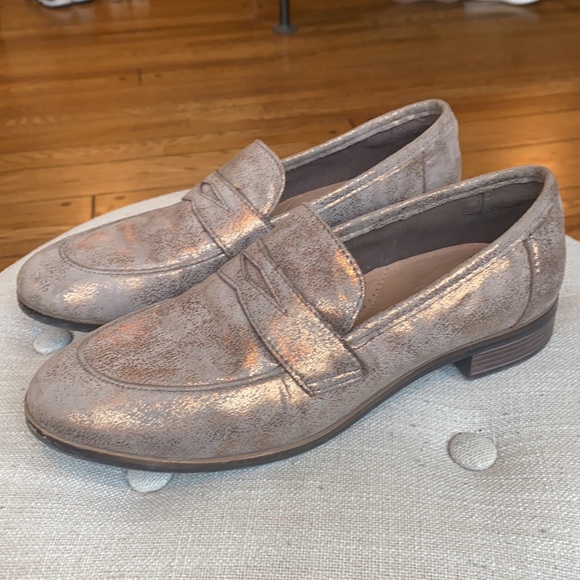 Clarks Ultimate Comfort Collection Gold Shimmer Penny Loafers Women's 8M - Picture 4 of 15